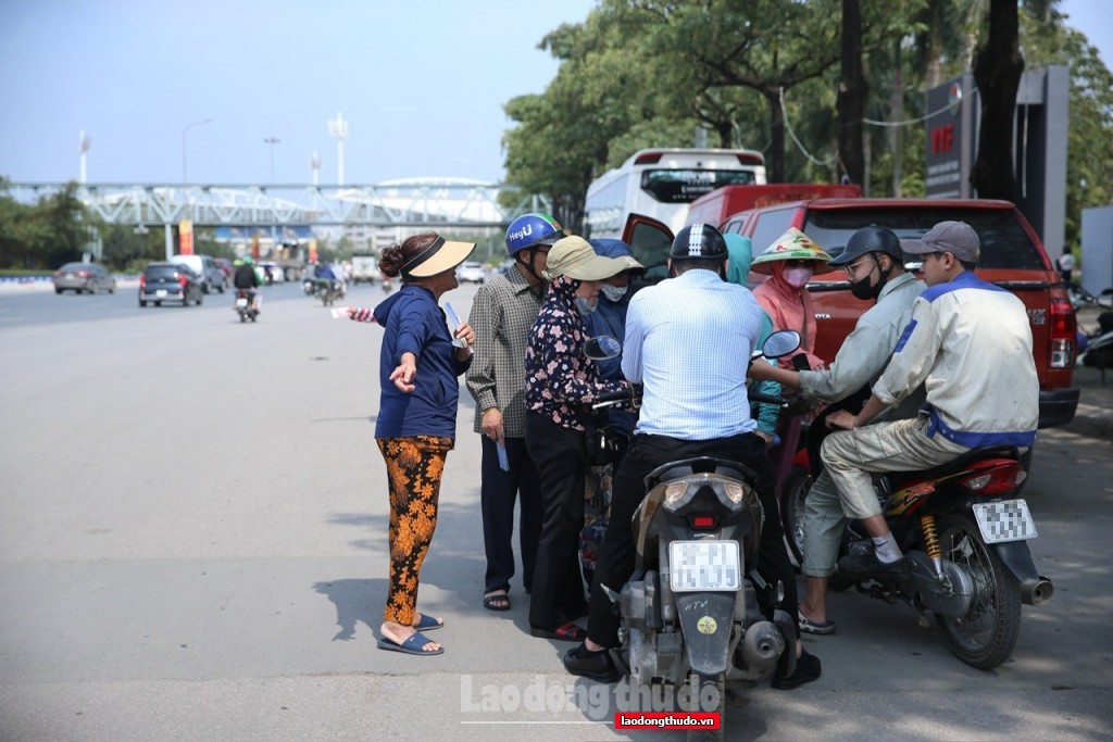 Việt Nam - Indonesia: Xuất hiện nhiều “cò vé” trước giờ bóng lăn