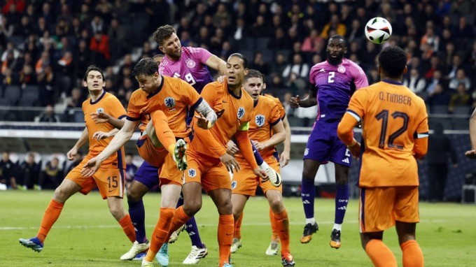 Đức và Hà Lan: Toni Kroos kiến tạo, Goal-line công nhận bàn thắng