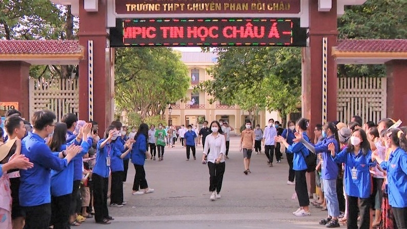 Thành phố Vinh: Phụ huynh, học sinh áp lực trước kỳ thi tuyển sinh vào lớp 10