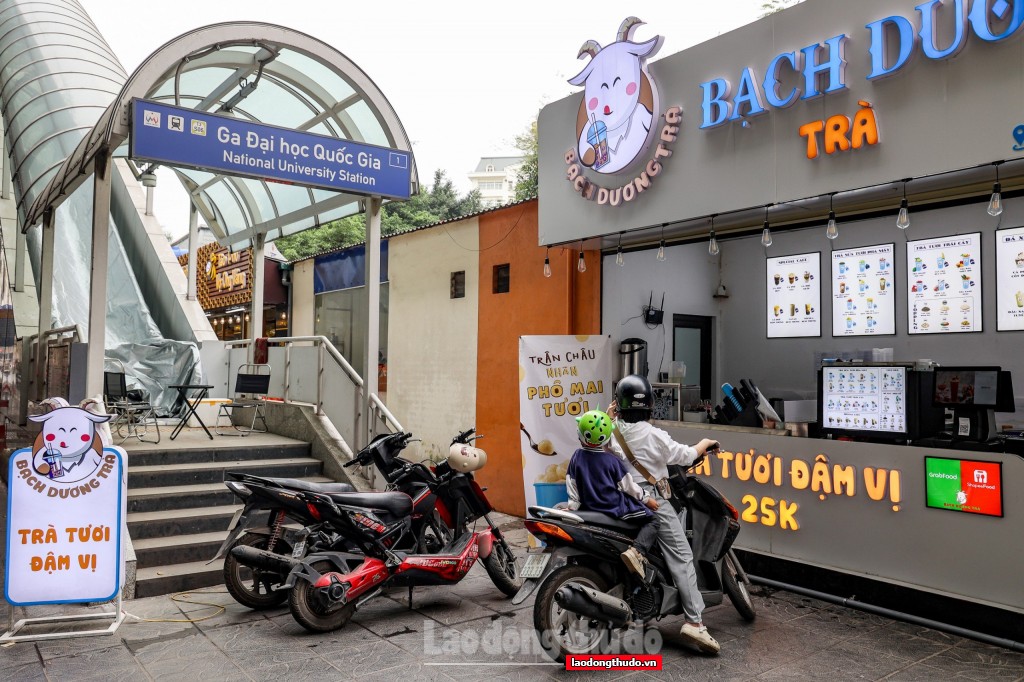 Những hình ảnh xấu xí, nhếch nhác ở nhà ga tuyến Metro Nhổn - ga Hà Nội