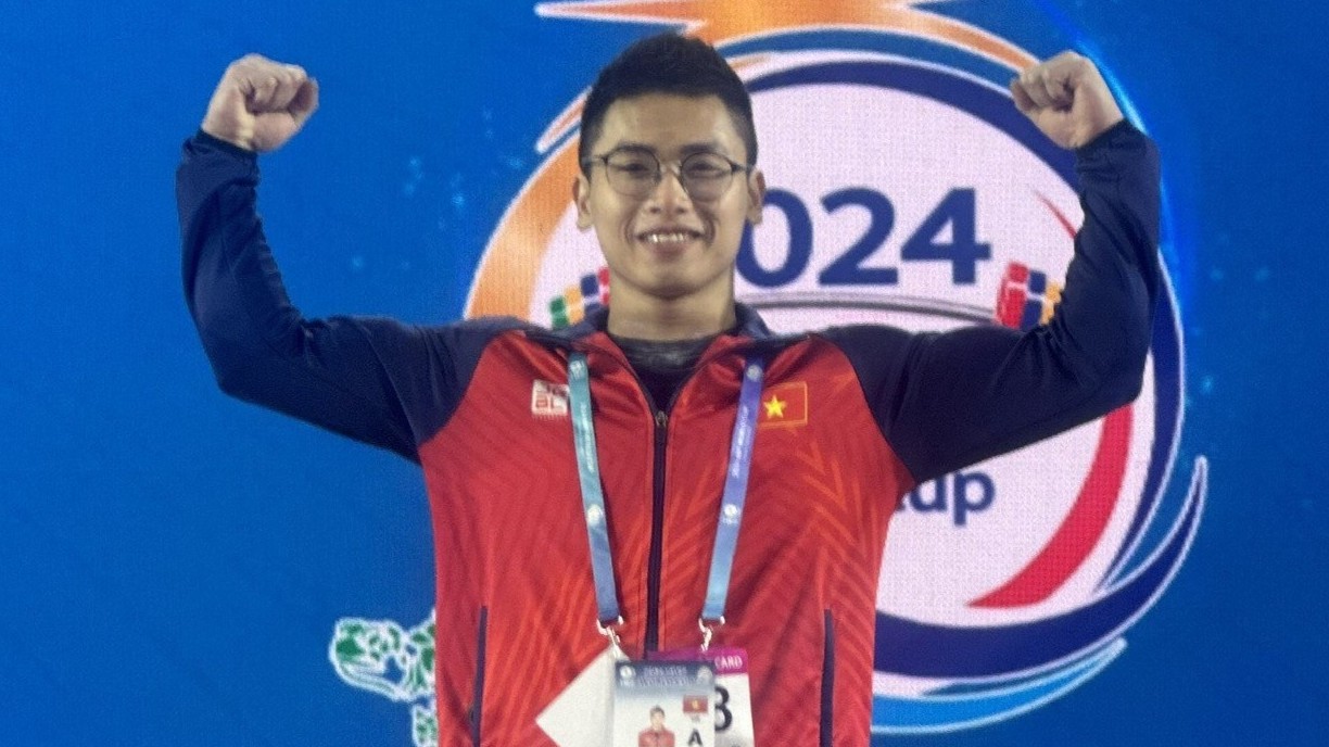 Lực sĩ Trịnh Văn Vinh mang về tấm vé dự Olympic Paris 2024 cho Cử tạ Việt Nam