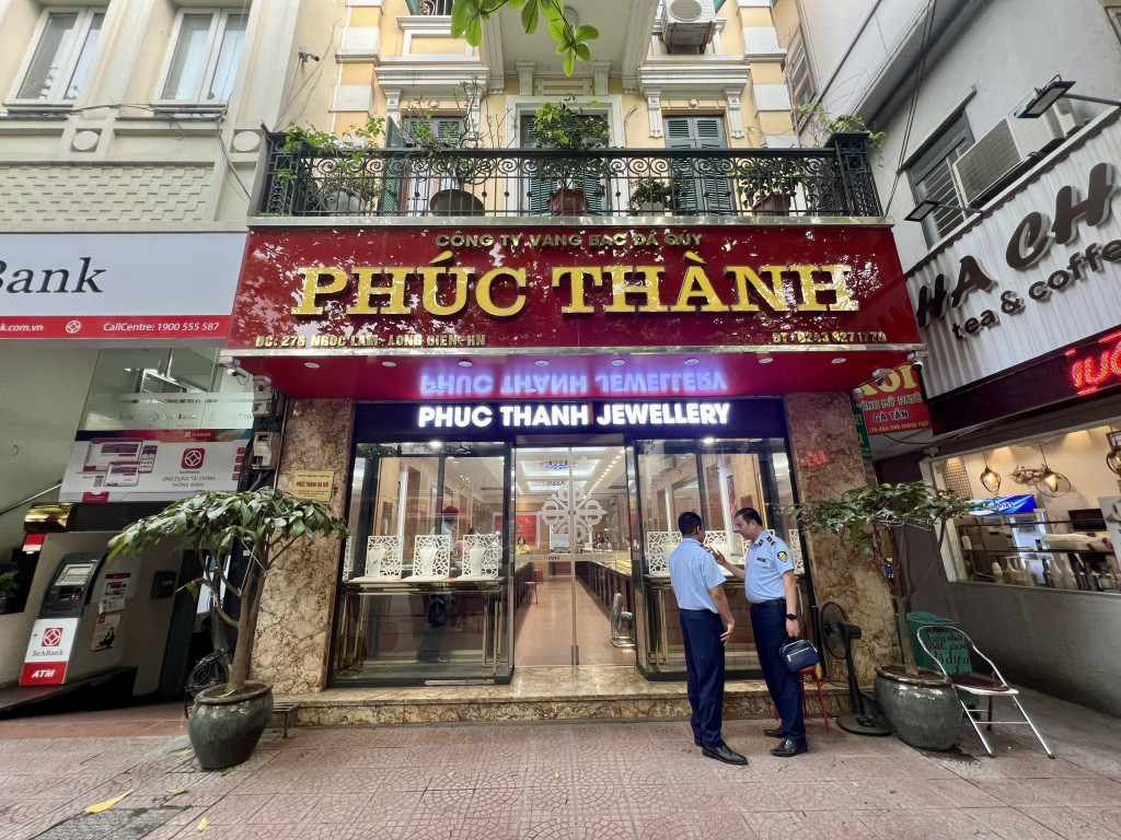 Hà Nội: Đồng loạt kiểm tra 3 cửa hàng vàng tại Cầu Giấy và Long Biên