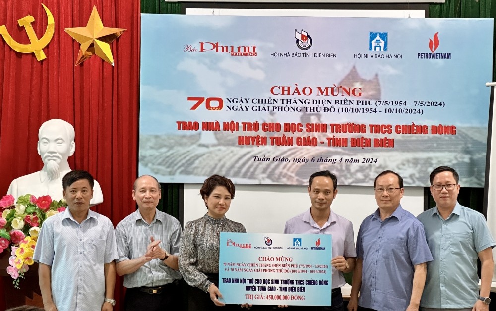 Trao tặng 450 triệu đồng xây nhà nội trú cho học sinh tại huyện Tuần Giáo