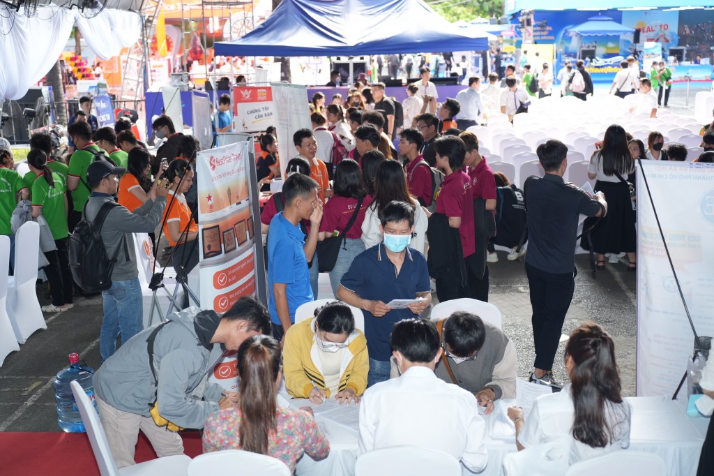 Hơn 160.000 lượt khách tham quan Ngày hội Du lịch Thành phố Hồ Chí Minh năm 2024