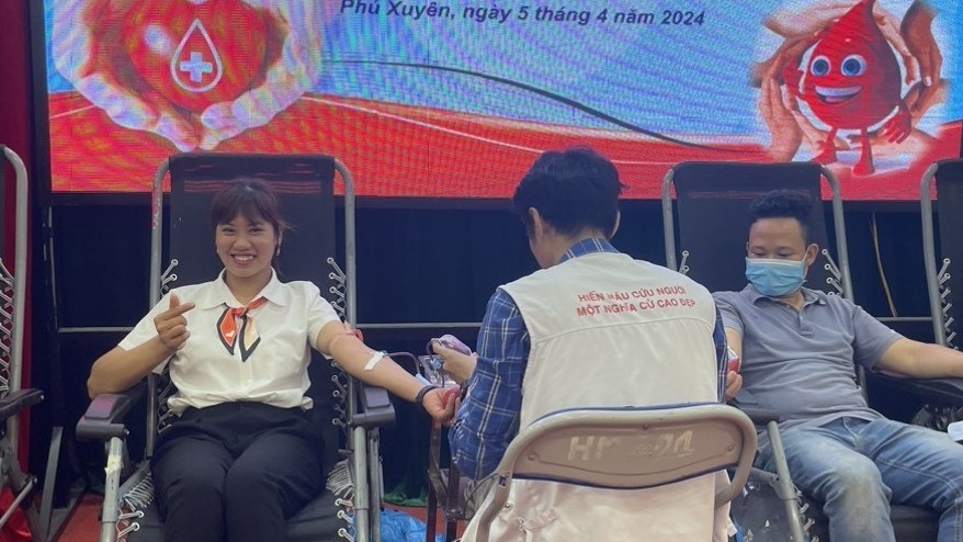 Công nhân, viên chức, lao động huyện Phú Xuyên tích cực tham gia hiến máu tình nguyện