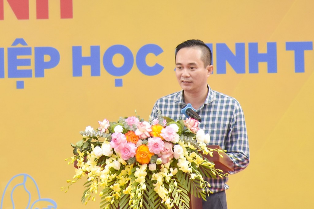 Phó Tổng Biên tập Báo Tuổi trẻ Thủ đô Ngô Vương Tuấn phát biểu khai mạc chương trình.
