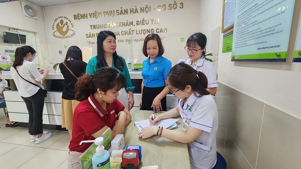 Hà Đông: 150 nữ đoàn viên, người lao động khối Giáo dục được khám sức khỏe miễn phí