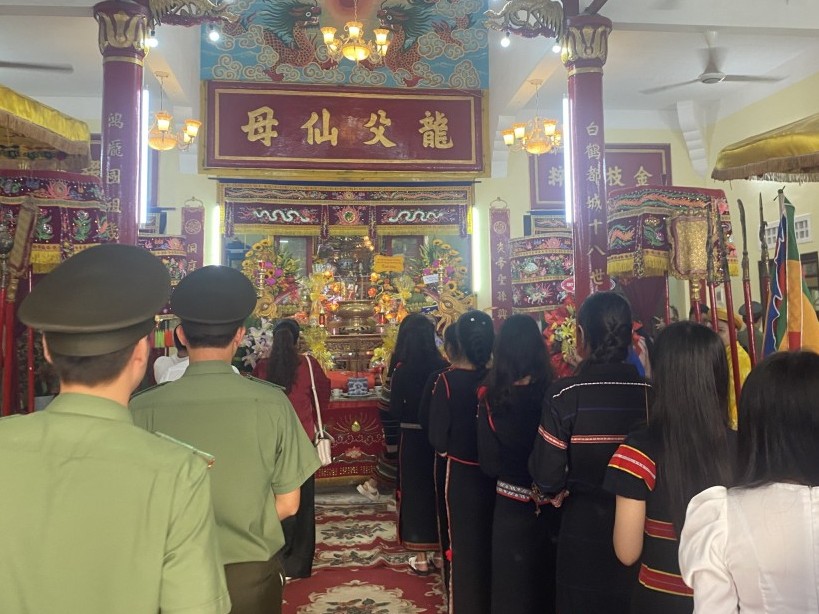 Khánh Hoà: Người dân thành kính dự lễ Giỗ Tổ Hùng Vương