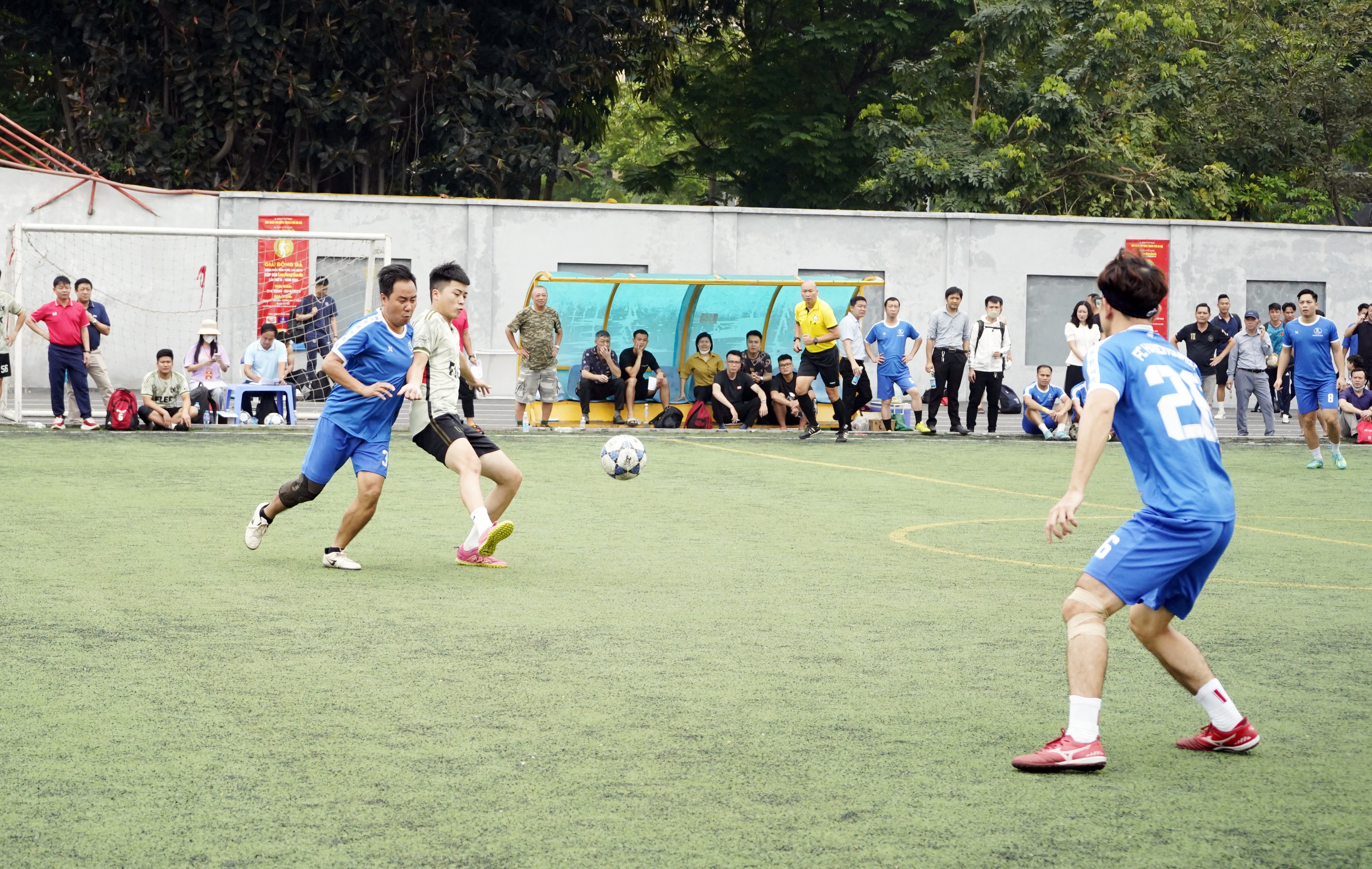 Ngày thi đấu thứ 2, Giải bóng đá CNVCLĐ Cúp báo Lao động Thủ đô lần thứ IX: Kịch tính đến tận phút cuối