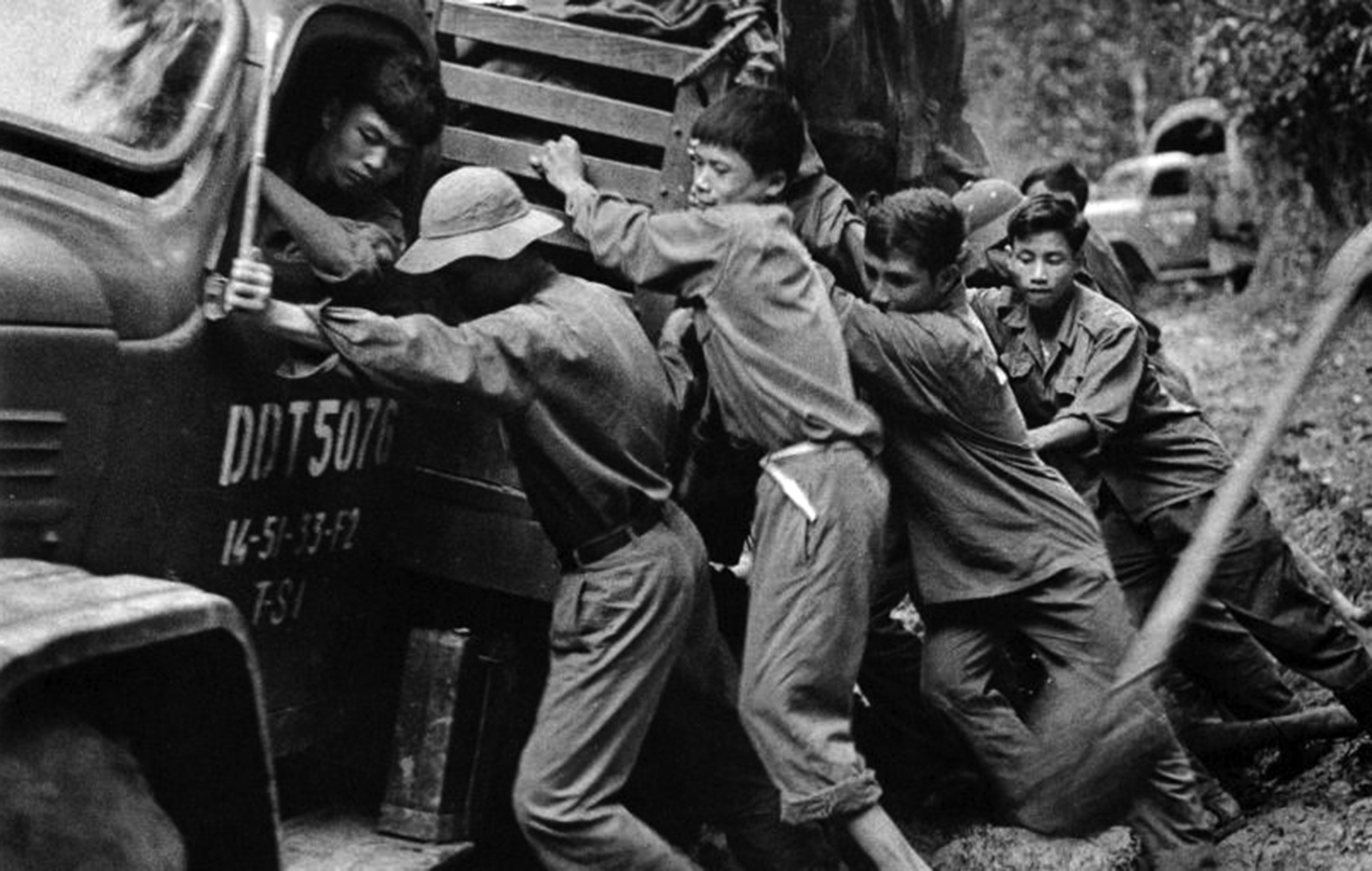 Đường Trường Sơn - Đường Hồ Chí Minh huyền thoại: Kỳ tích về sức mạnh chiến đấu của dân tộc