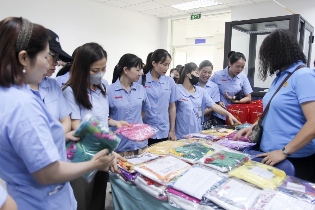 600 công nhân Khu Công nghiệp và chế xuất Hà Nội được tư vấn, khám sức khỏe miễn phí