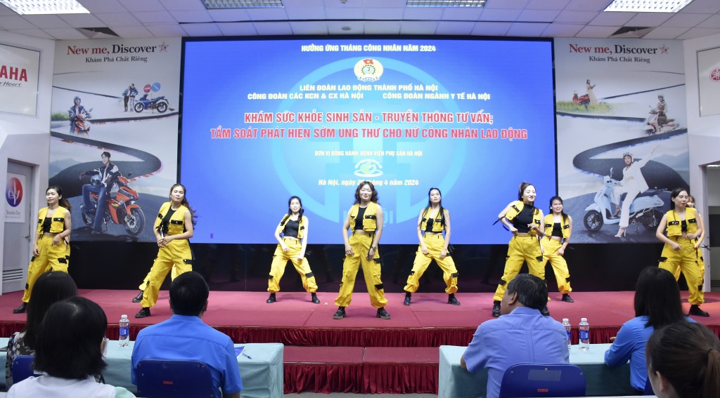 600 công nhân Khu Công nghiệp và chế xuất Hà Nội được tư vấn, khám sức khỏe miễn phí