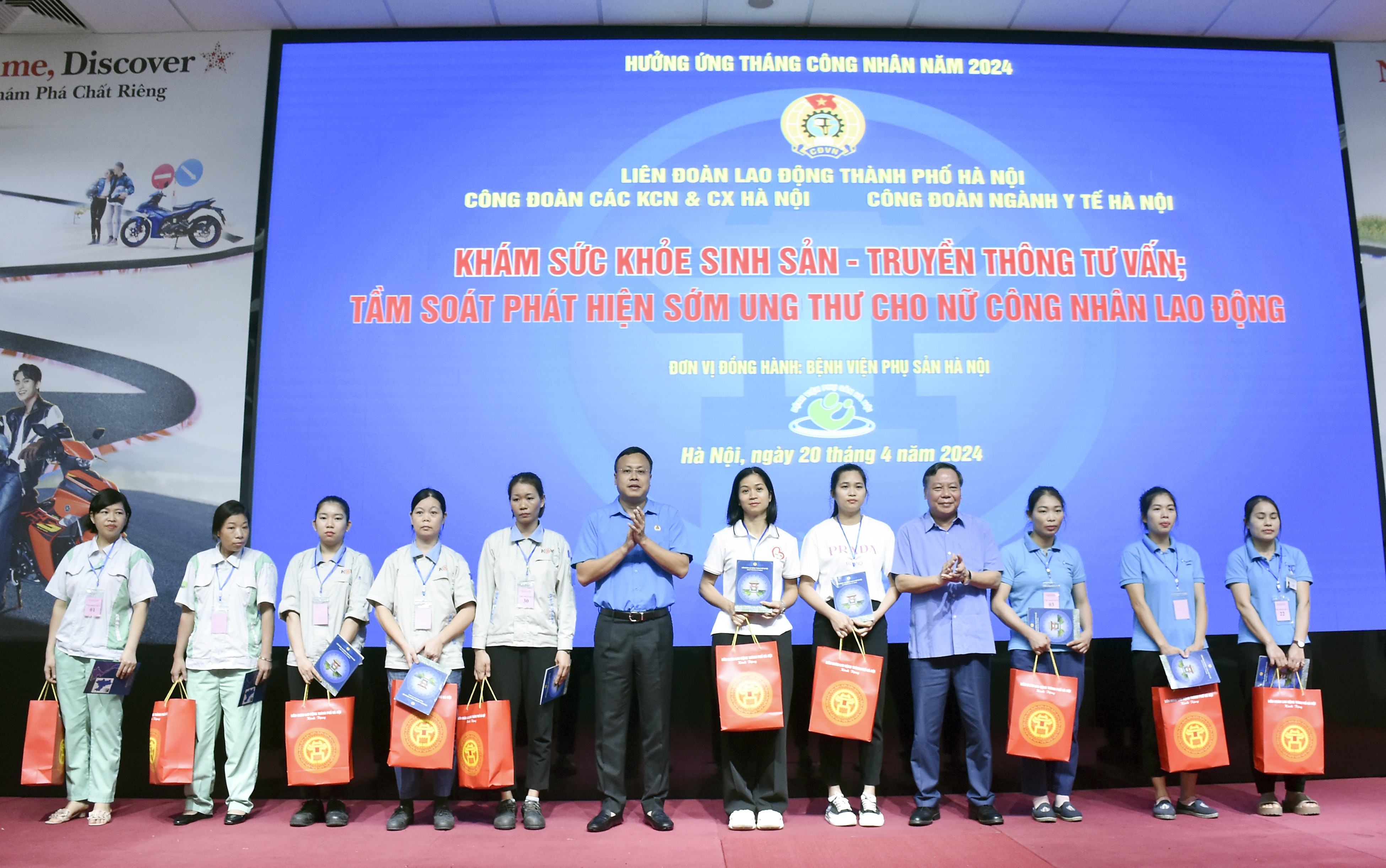 Sáng nay (20/4), 600 công nhân Khu Công nghiệp và chế xuất Hà Nội được tư vấn, khám sức khỏe miễn phí