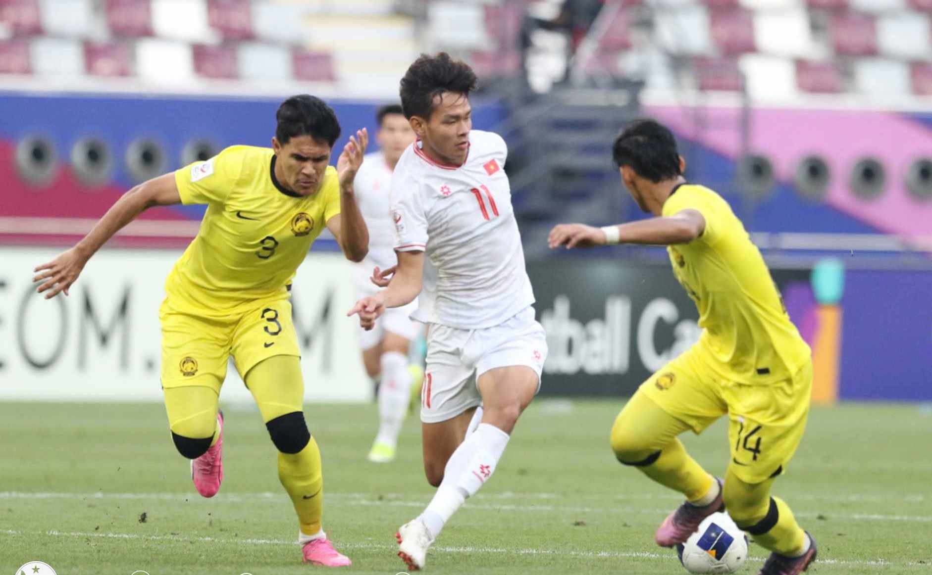 Hạ đẹp Malaysia, U23 Việt Nam chờ tin vui vào tứ kết cùng Uzbekistan