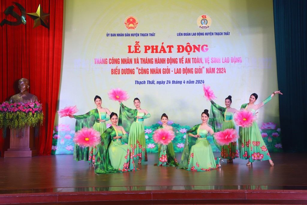 Ấn tượng chương trình “Hát cho công nhân nghe - Nghe công nhân hát” huyện Thạch Thất