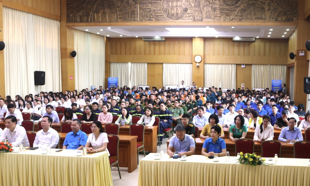 Quận Hoàn Kiếm phát động Tháng hành động về ATVSLĐ và Tháng Công nhân năm 2024