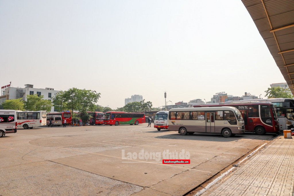 Quy định luồng tuyến vận tải khách liên tỉnh tại Hà Nội: Nên giữ hay bỏ?