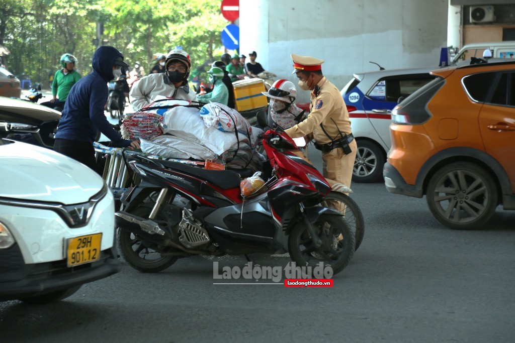 Ngày đầu nghỉ lễ 30/4-1/5: Nhiều người không thể đoàn tụ gia đình vì tai nạn giao thông