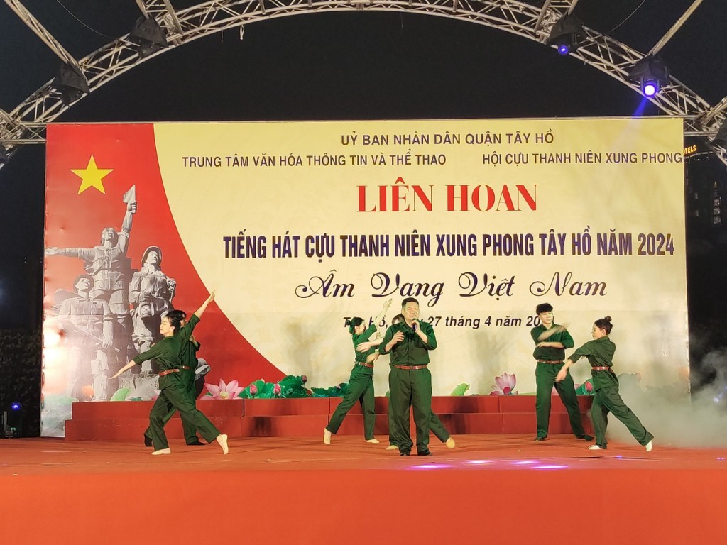 Liên hoan tiếng hát Cựu thanh niên xung phong “Âm vang Việt Nam”