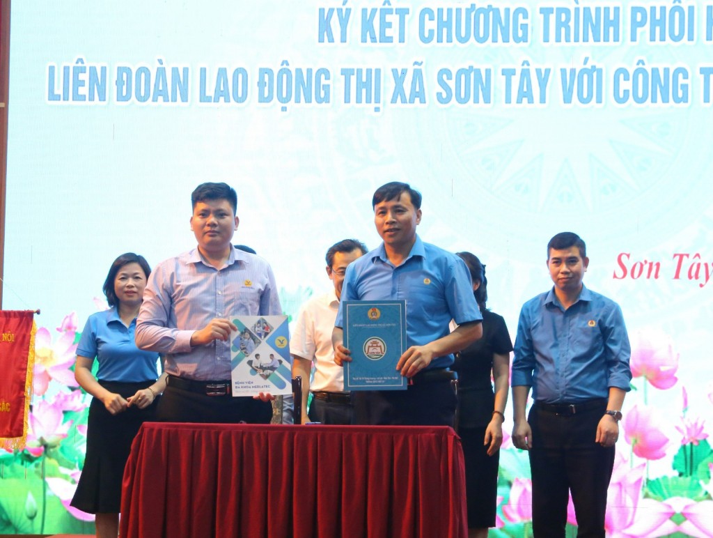 LĐLĐ thị xã Sơn Tây: Đẩy mạnh các hoạt động hướng về cơ sở, vì lợi ích đoàn viên