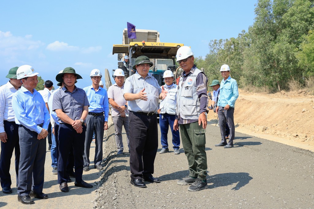 Thủ tướng kiểm tra, đốc thúc một số dự án thành phần cao tốc Bắc - Nam