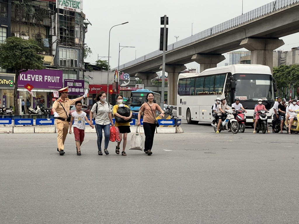Cảnh sát giao thông huy động hơn 19.600 lượt tổ công tác đảm bảo an toàn giao thông dịp nghỉ lễ