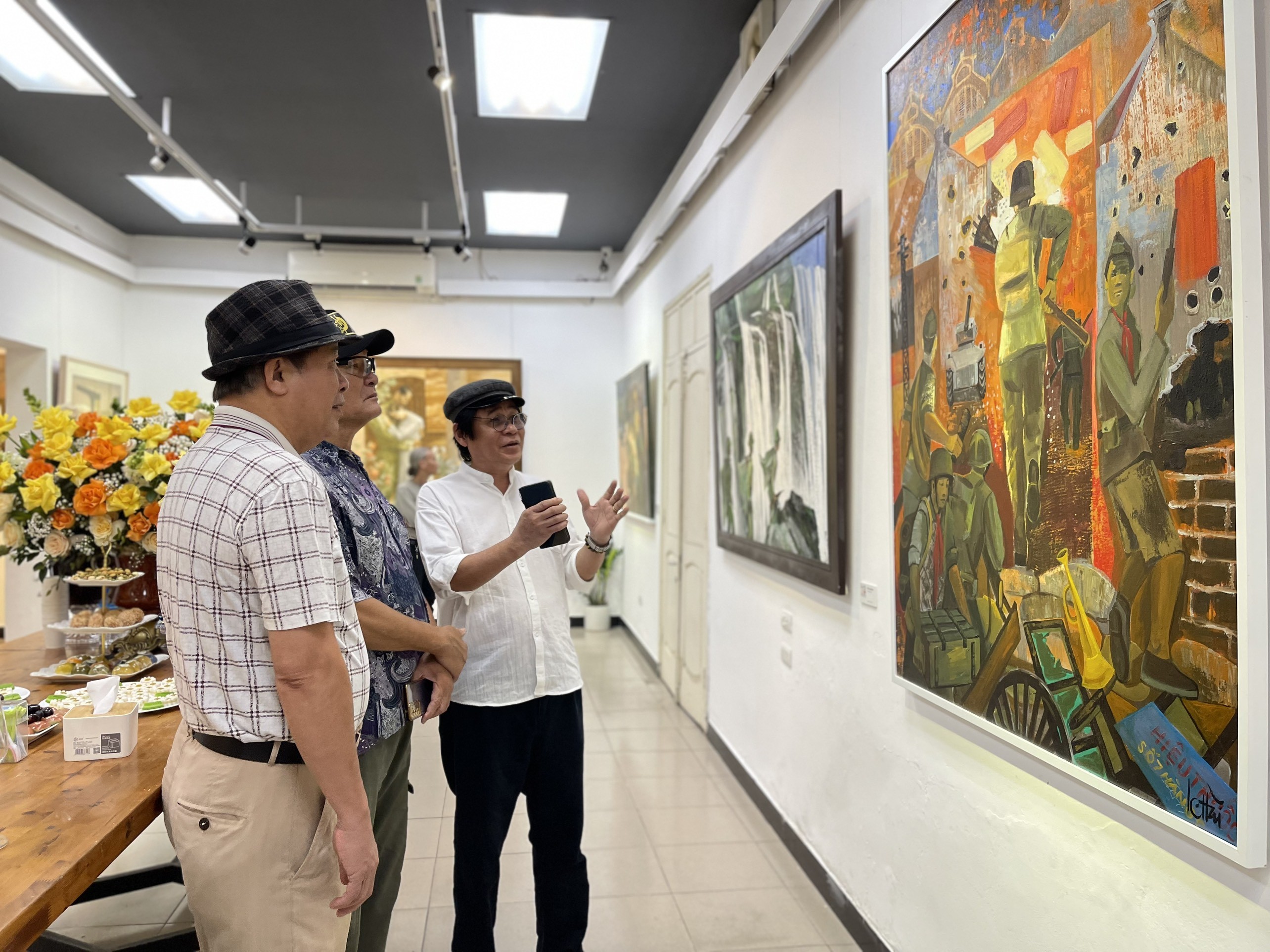 Khai mạc triển lãm mỹ thuật kỷ niệm 70 năm Chiến thắng Điện Biên Phủ