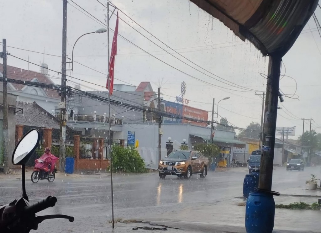 Thành phố Hồ Chí Minh: Một số nơi đã có mưa, đề phòng dông lốc