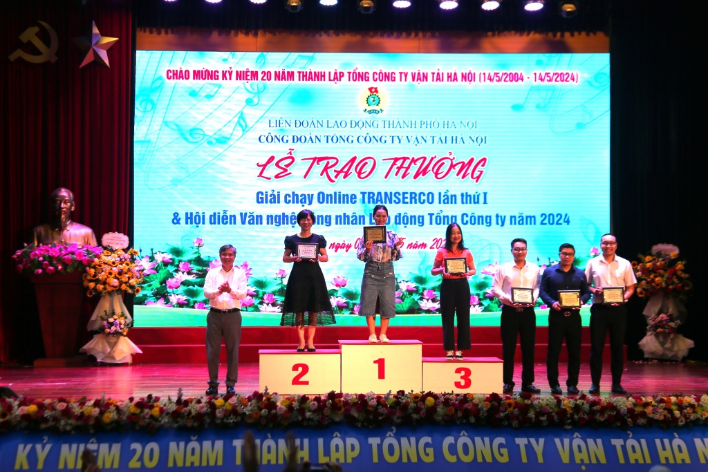 Tổng Công ty Vận tải Hà Nội (Transerco): Trao giải Hội diễn văn nghệ và Giải chạy Online
