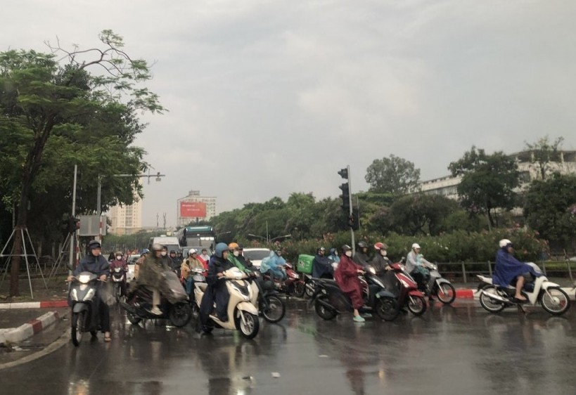 Dự báo thời tiết Hà Nội ngày 14/5: Đêm có mưa rào và dông vài nơi, ngày nắng