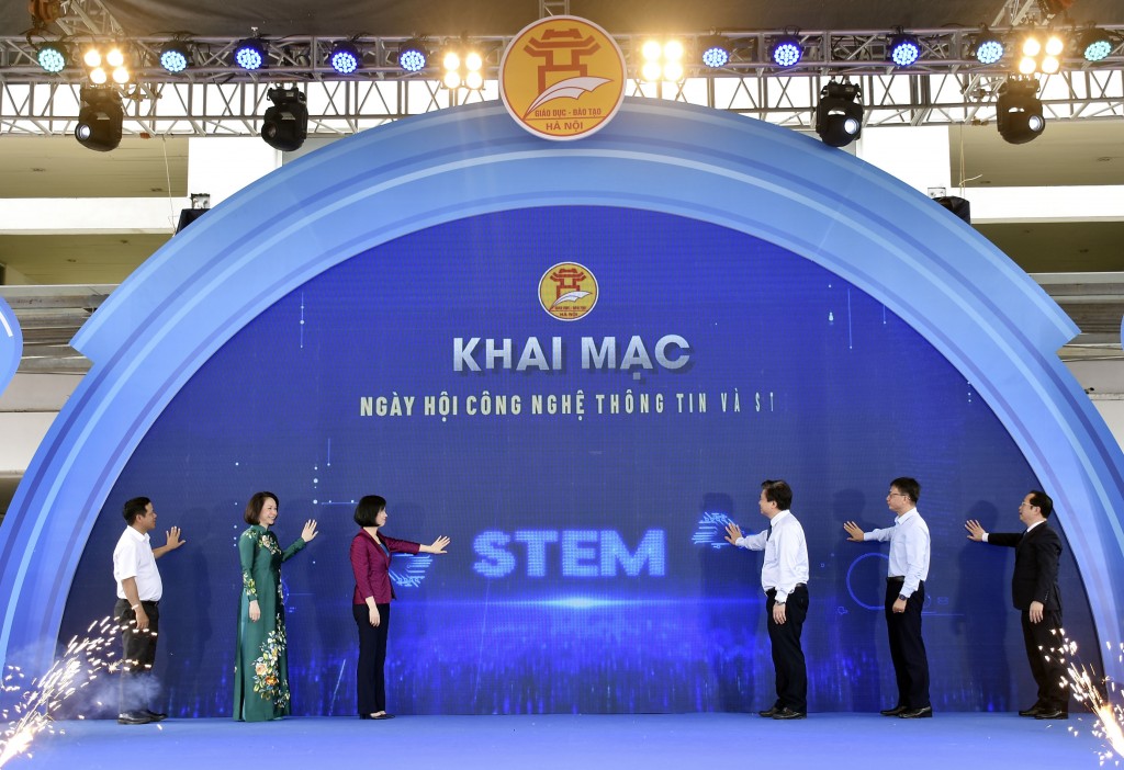 Khai mạc Ngày hội Công nghệ thông tin và STEM ngành GD&ĐT Hà Nội năm 2024