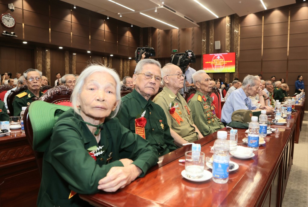 Thành phố Hà Nội gặp mặt, tri ân chiến sĩ, thanh niên xung phong, dân công hỏa tuyến chiến dịch Điện Biên Phủ