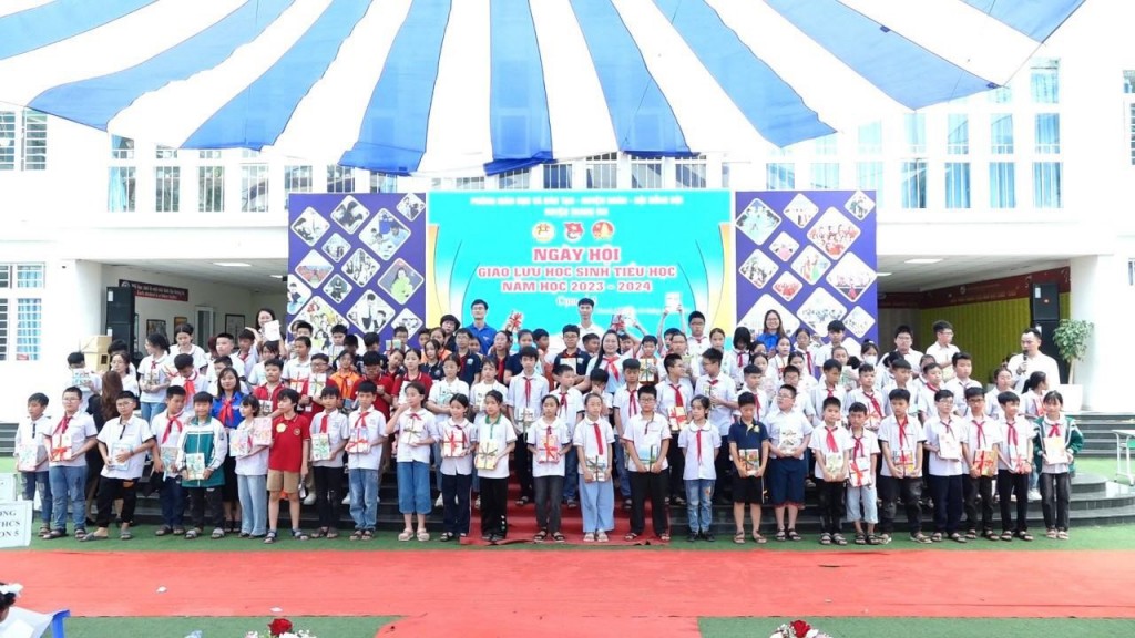 Huyện Thanh Oai: Giáo dục thế hệ trẻ về chiến thắng Điện Biên Phủ
