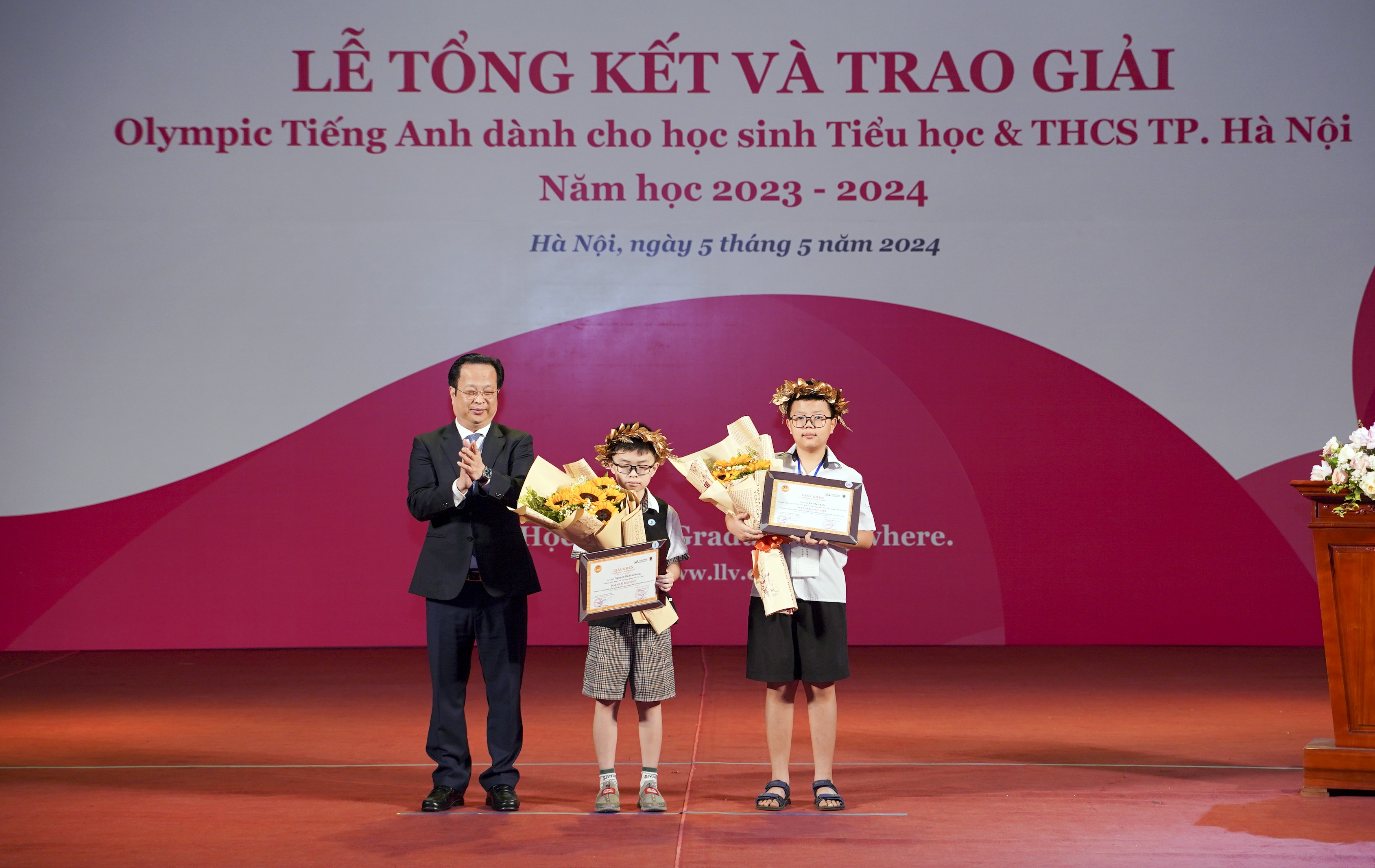 Hà Nội: Trao giải Cuộc thi Olympic tiếng Anh dành cho học sinh Tiểu học, Trung học cơ sở