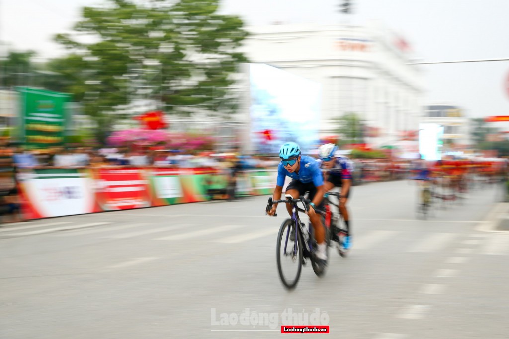 Hình ảnh ấn tượng tại chặng 5 Cuộc đua xe đạp “Về Điện Biên Phủ - 2024”