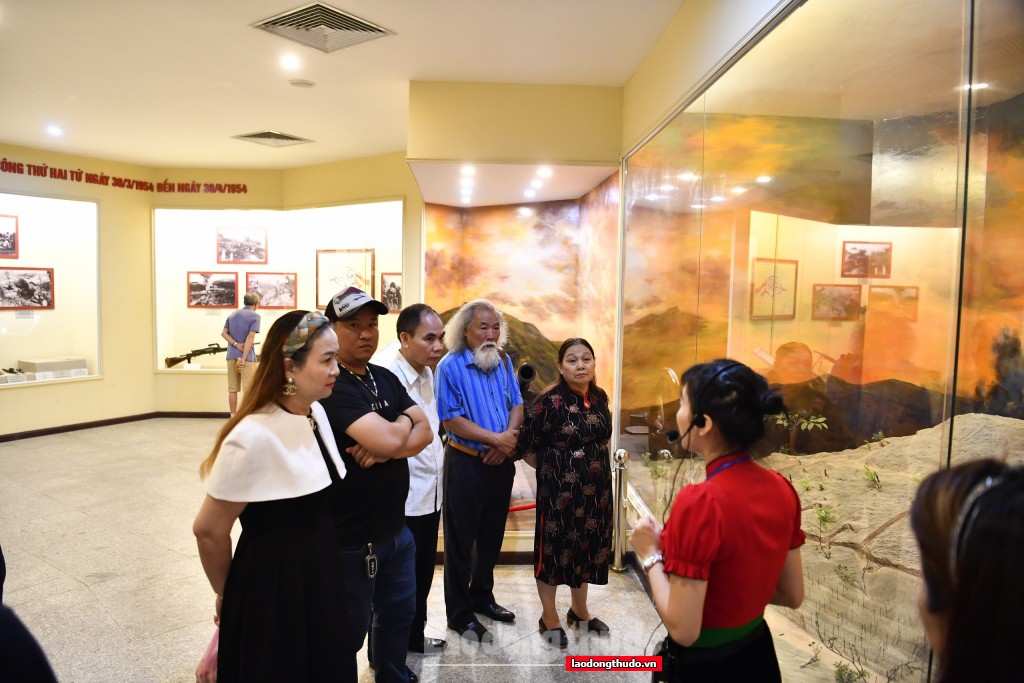 Bảo tàng Chiến thắng lịch sử Điện Biên Phủ thu hút đông đảo du khách tham quan