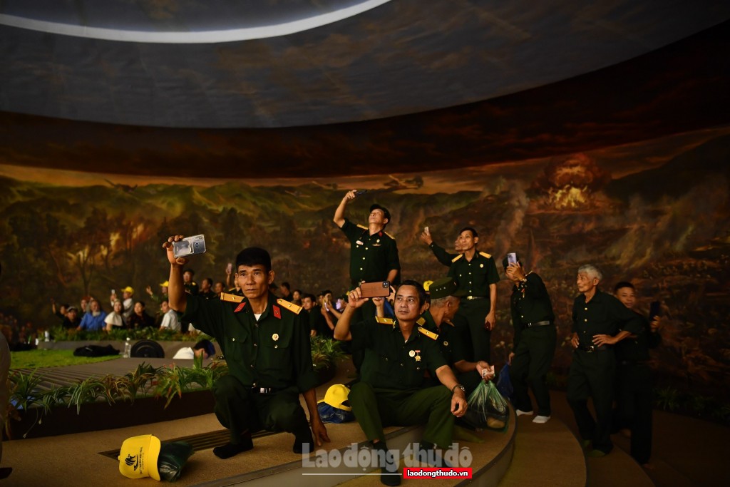 Bảo tàng Chiến thắng lịch sử Điện Biên Phủ thu hút đông đảo du khách tham quan