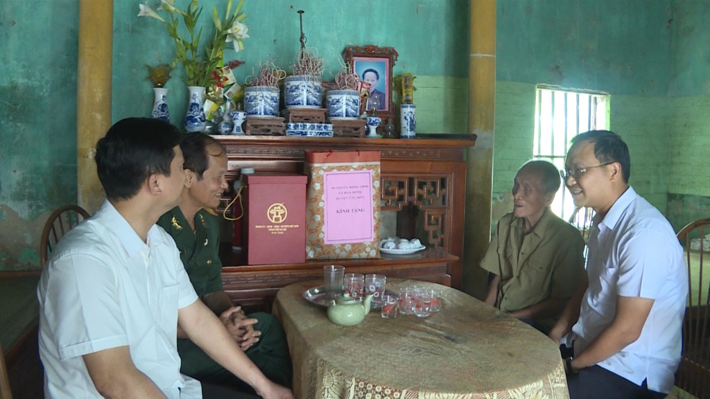 Huyện Ứng Hòa tri ân các gia đình chính sách, chiến sĩ Điện Biên