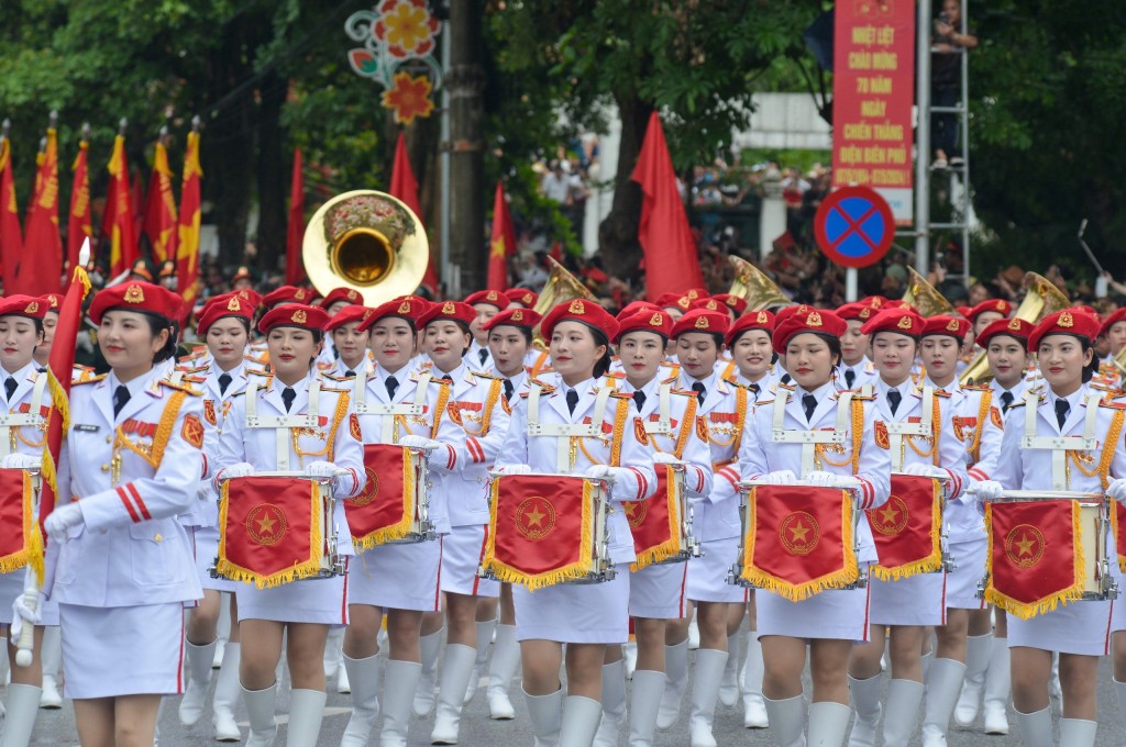 Những “bóng hồng” rạng rỡ tại Lễ diễu binh kỷ niệm 70 năm Chiến thắng Điện Biên Phủ