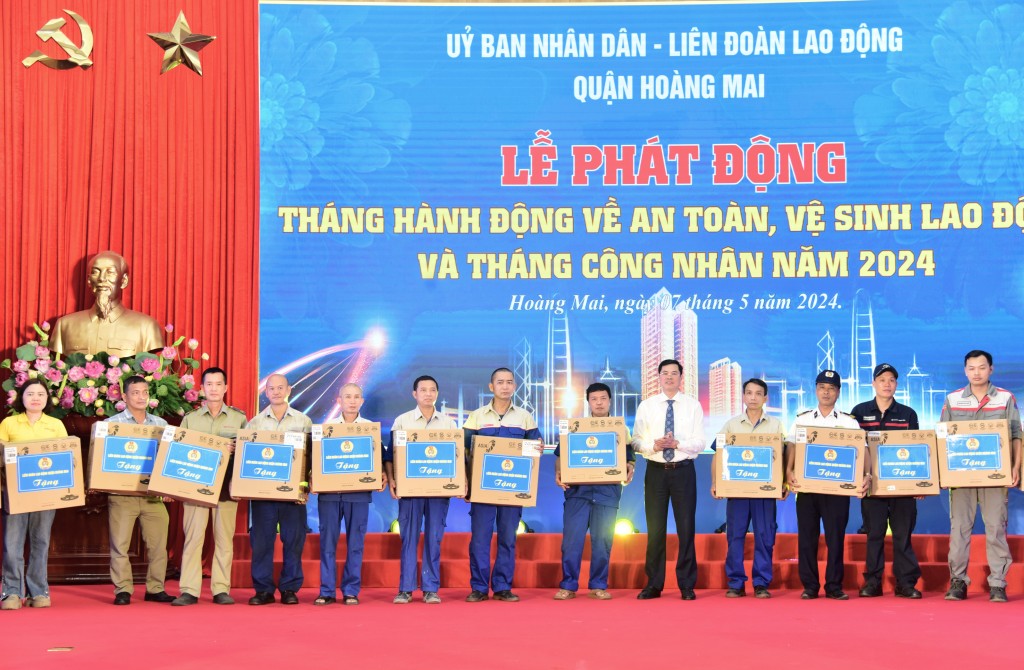 Tháng cao điểm hướng về công nhân lao động của quận Hoàng Mai