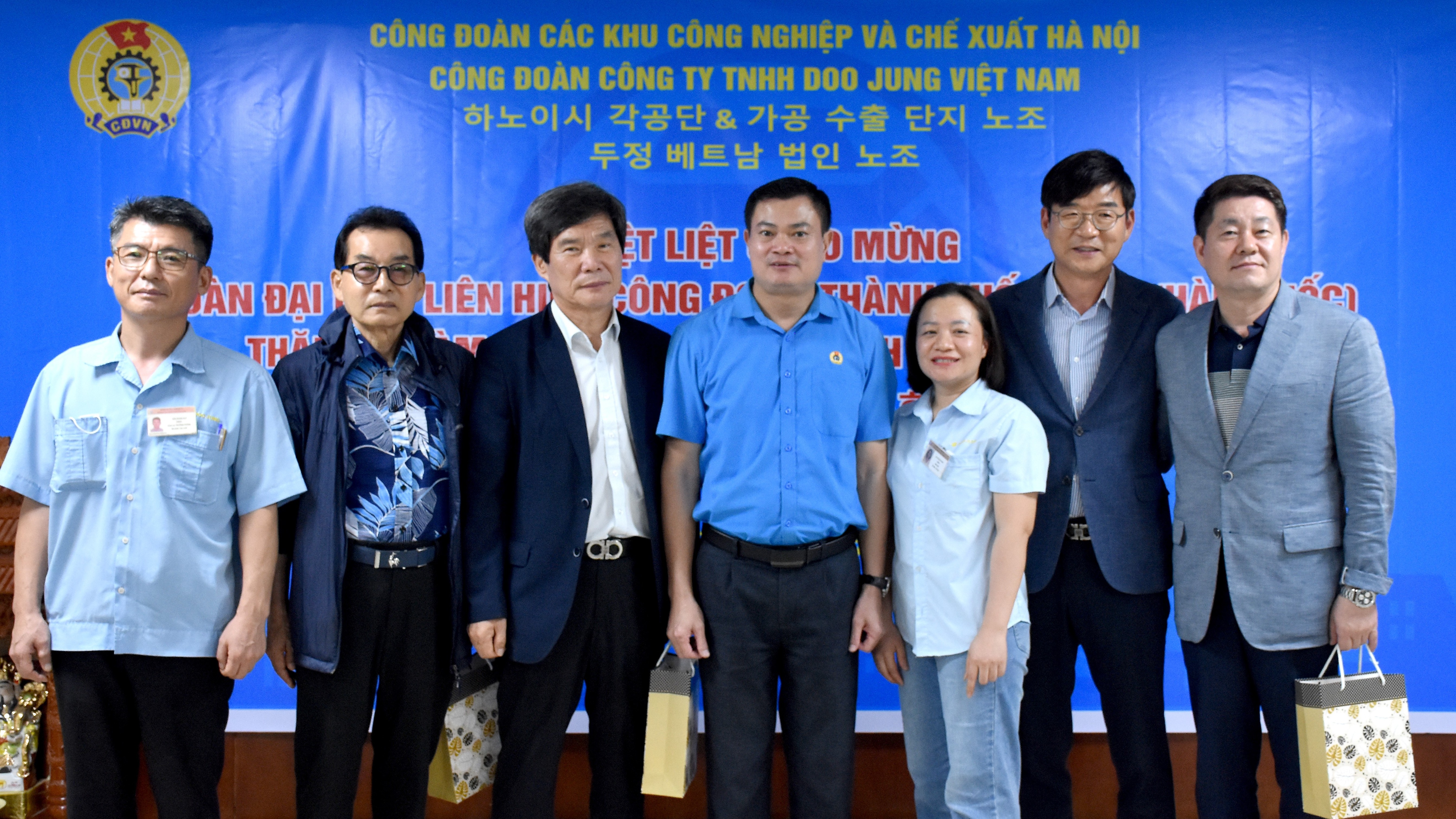 Đoàn đại biểu LHCĐ thành phố Seoul thăm, làm việc tại Công ty TNHH Doo Jung Việt Nam