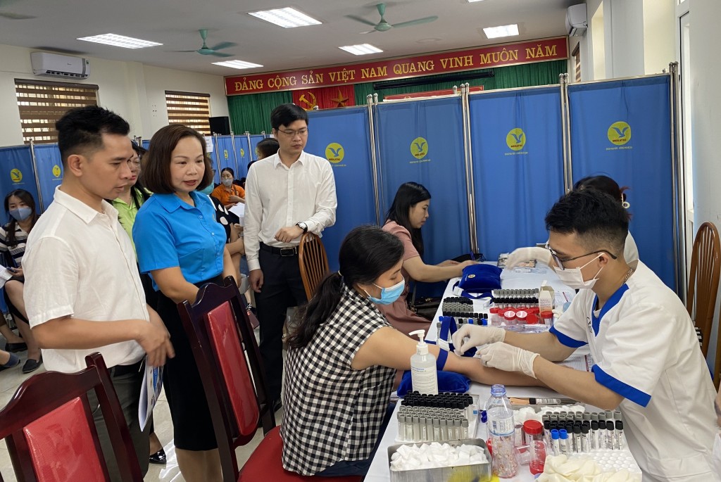 LĐLĐ quận Hà Đông tổ chức khám sức khỏe miễn phí cho 120 đoàn viên, lao động nữ