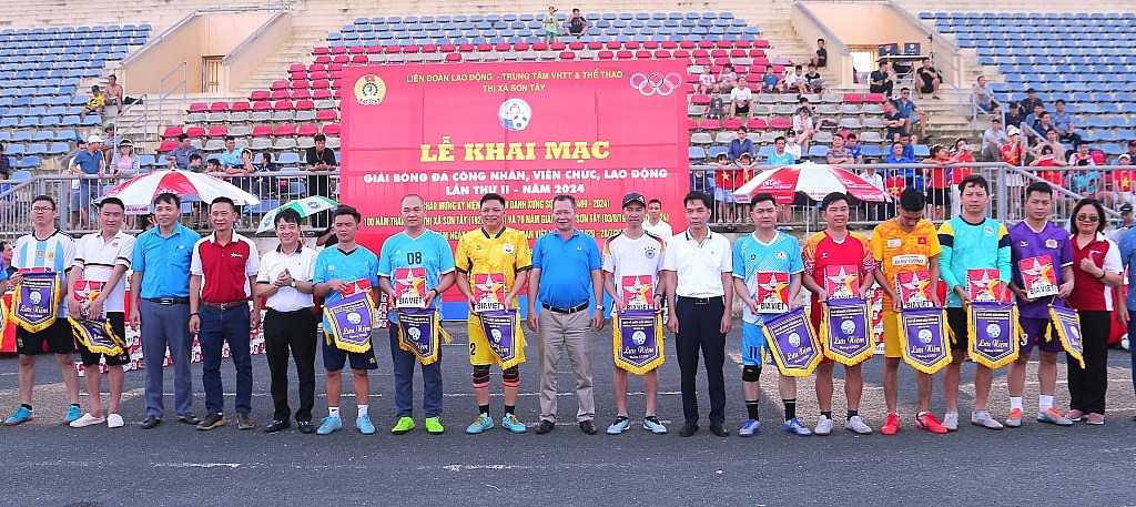 Khai mạc Giải bóng đá CNVCLĐ thị xã Sơn Tây lần thứ II năm 2024