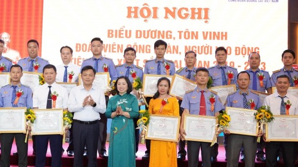 Công đoàn Đường sắt Việt Nam biểu dương 95 người lao động tiêu biểu, xuất sắc giai đoạn 2019 - 2024