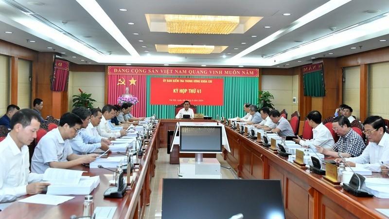 Bộ Chính trị quyết định thi hành kỷ luật một số tổ chức Đảng và đảng viên