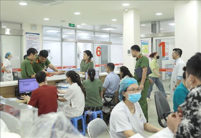 Bộ Y tế yêu cầu tập trung nguồn lực điều trị cho hơn 300 công nhân nghi ngộ độc tại Vĩnh Phúc