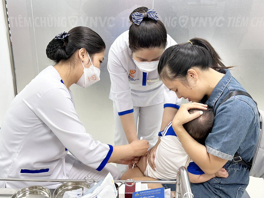 Bộ Y tế cấp phép vắc xin sốt xuất huyết, zona thần kinh và phế cầu 23