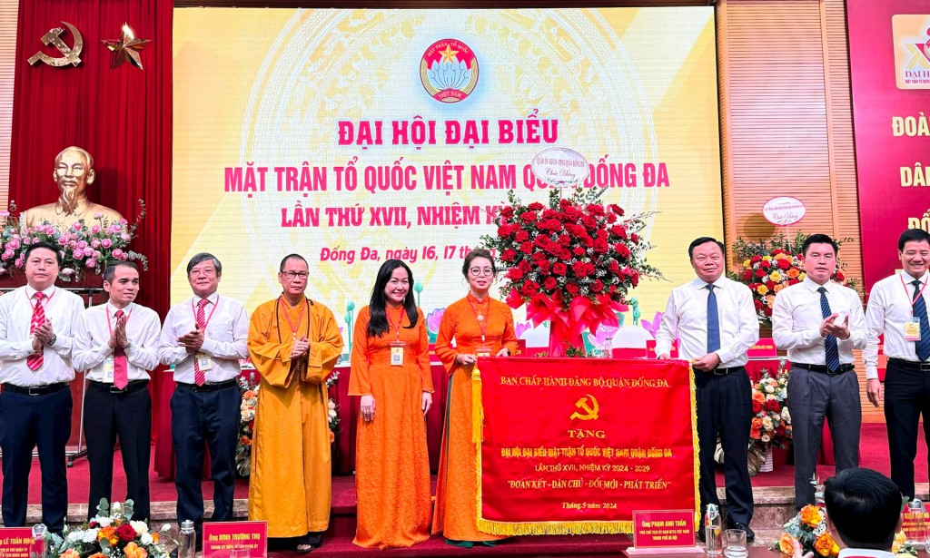 Bà Nguyễn Thị Minh Hiền tiếp tục giữ chức Chủ tịch Ủy ban Mặt trận Tổ quốc Việt Nam quận Đống Đa