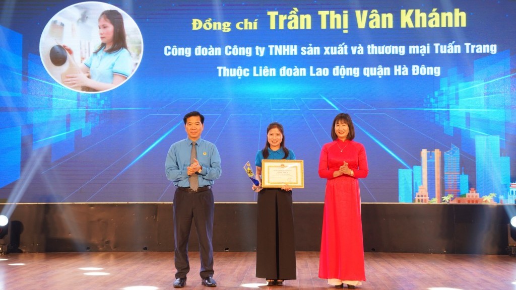 LĐLĐ thành phố Hà Nội tuyên dương 100 “Công nhân giỏi Thủ đô năm 2024”