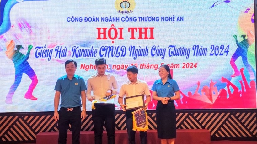 Sôi nổi Hội thi Tiếng hát CNVCLĐ ngành Công Thương Nghệ An năm 2024